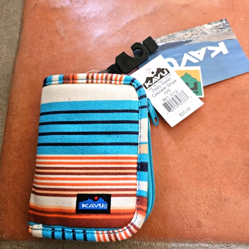 NWT Kavu Zippy Wallet